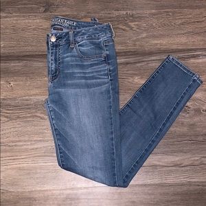 AMERICAN EAGLE JEGGINGS LIGHT WASH